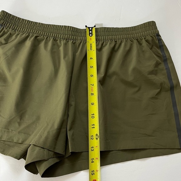 Outerknown Active Army Green Shorts New with Tags XL - Picture 5 of 5
